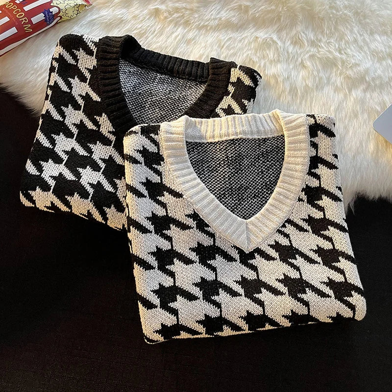 Men Houndstooth Sweater Vests Vintage Sleeveless V-neck Knitwear College Students Couple Loose Outwear Suester Para Hombre Chic