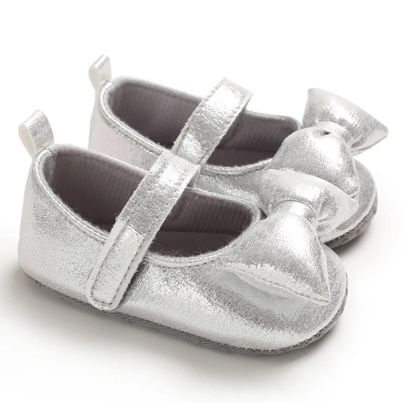 Cute 0-18M Spring Newborn Silver Baby Shoes Non Slip Cloth Bottom Girl Shoes Elegant Breathable Casual Baby First Walking Shoes