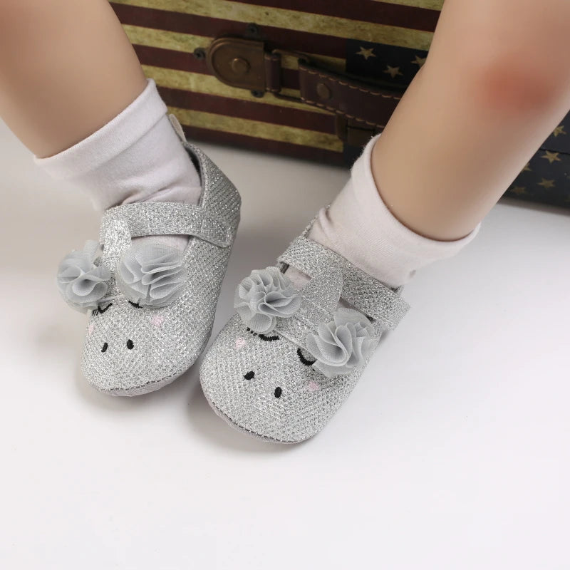Cute 0-18M Spring Newborn Silver Baby Shoes Non Slip Cloth Bottom Girl Shoes Elegant Breathable Casual Baby First Walking Shoes