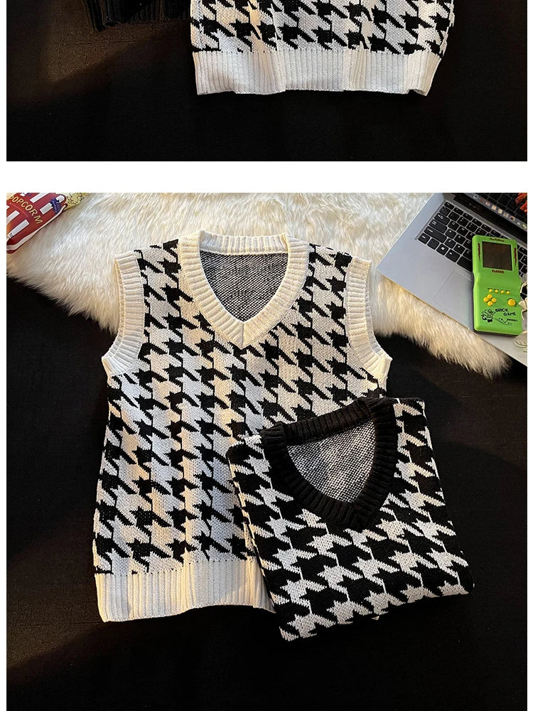 Men Houndstooth Sweater Vests Vintage Sleeveless V-neck Knitwear College Students Couple Loose Outwear Suester Para Hombre Chic