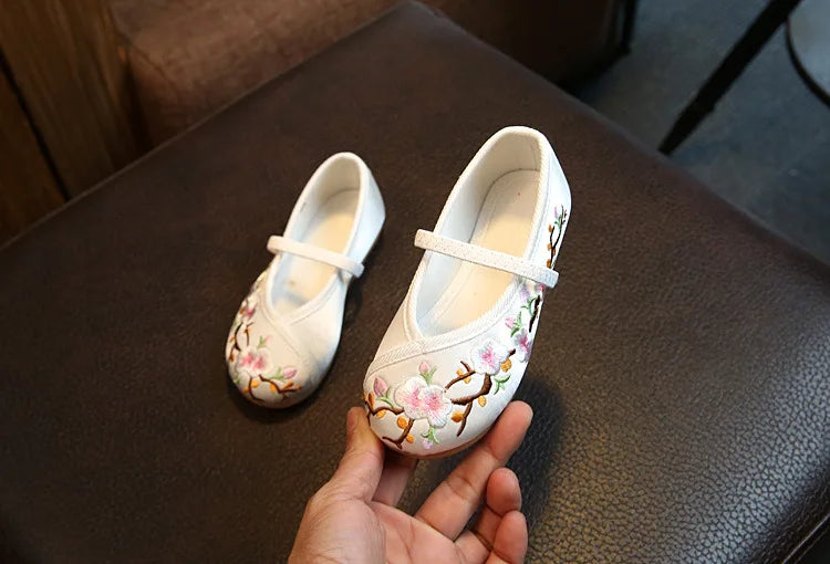 Girls Hanfu Flats Shoes Chinese Style Kids Princess Embroidery Cloth Shoes Dance Versatile Children's Ancient Dress Up Loafers