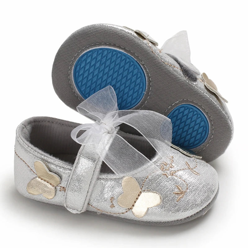 Cute 0-18M Spring Newborn Silver Baby Shoes Non Slip Cloth Bottom Girl Shoes Elegant Breathable Casual Baby First Walking Shoes
