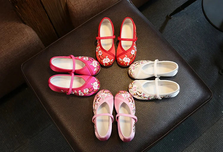Girls Hanfu Flats Shoes Chinese Style Kids Princess Embroidery Cloth Shoes Dance Versatile Children's Ancient Dress Up Loafers