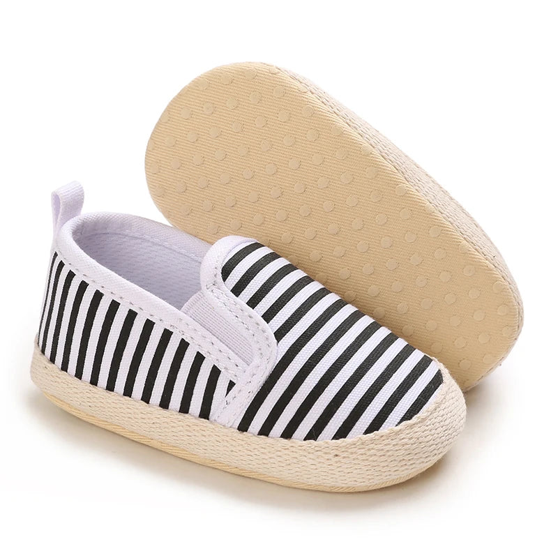 Spring and Autumn Fashion Canvas Baby Shoes for Boys and Newborns Soft Sole Non slip Walking Shoes for Preschool Children