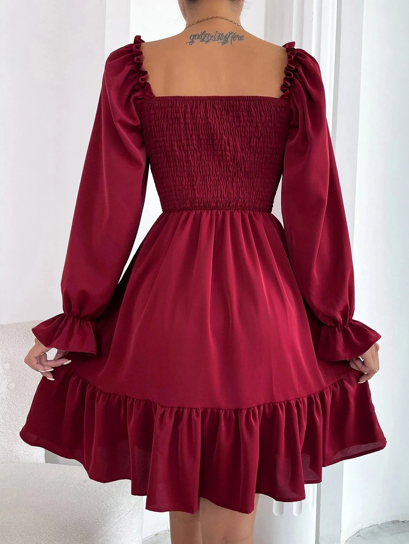 Women's Dress Simple Square Neck Solid Color Long Sleeve Dress Parallel Crepe Seam Body Bell Sleeves Ruffle Hem Dress Women