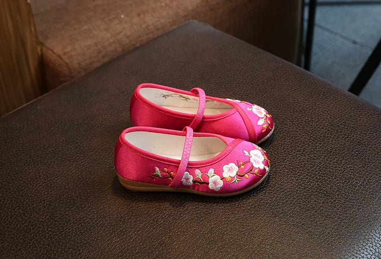 Girls Hanfu Flats Shoes Chinese Style Kids Princess Embroidery Cloth Shoes Dance Versatile Children's Ancient Dress Up Loafers