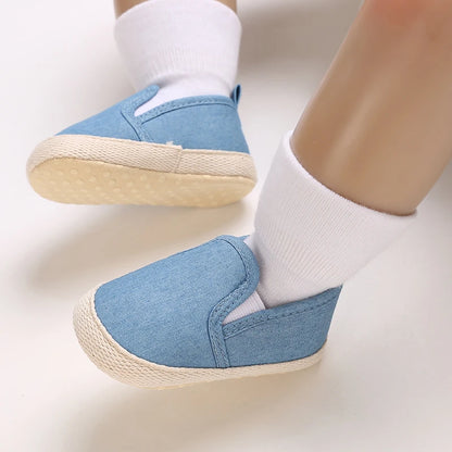 Spring and Autumn Fashion Canvas Baby Shoes for Boys and Newborns Soft Sole Non slip Walking Shoes for Preschool Children